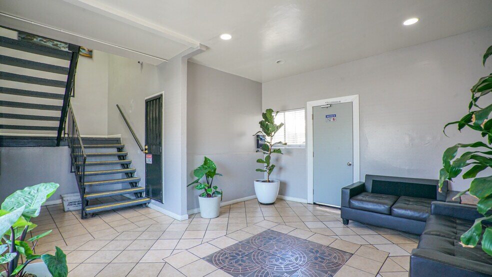 More Photos Of 4905 W Adams Blvd, Los Angeles Apartments For Sale