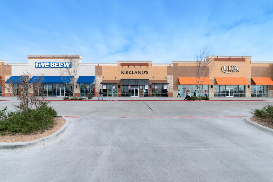 More Photos Of 1630 N US-77 Hwy, Waxahachie Unknown For Sale