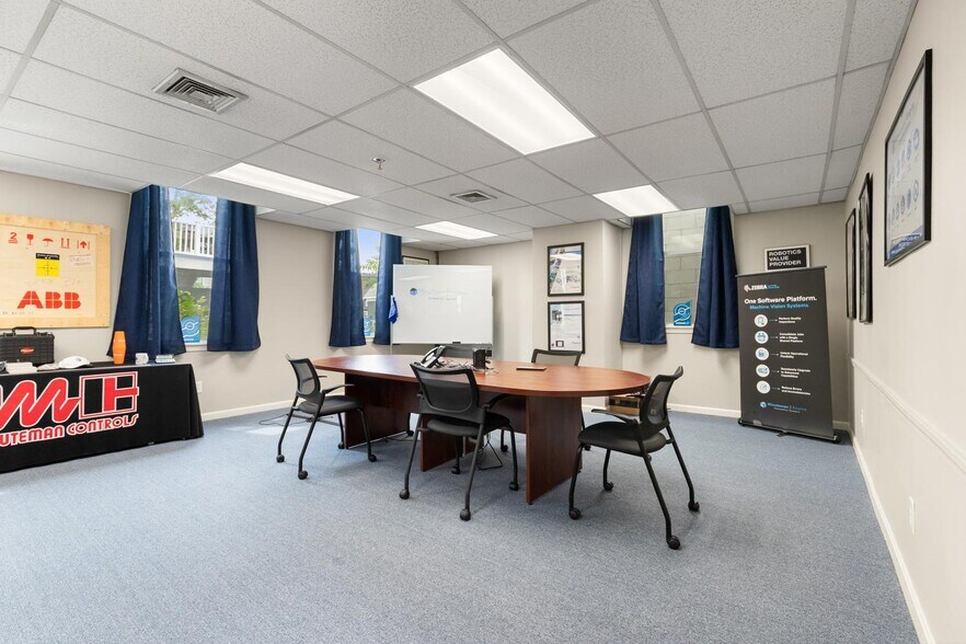 More Photos Of 7 Foster St, Wakefield Office For Sale
