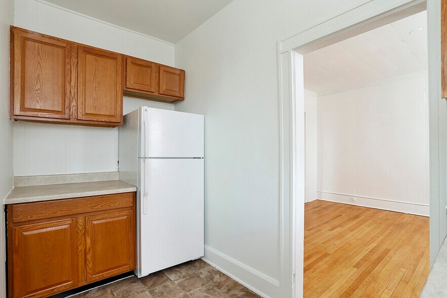 More Photos Of 2826 Windsor Ave, Baltimore Apartments For Sale