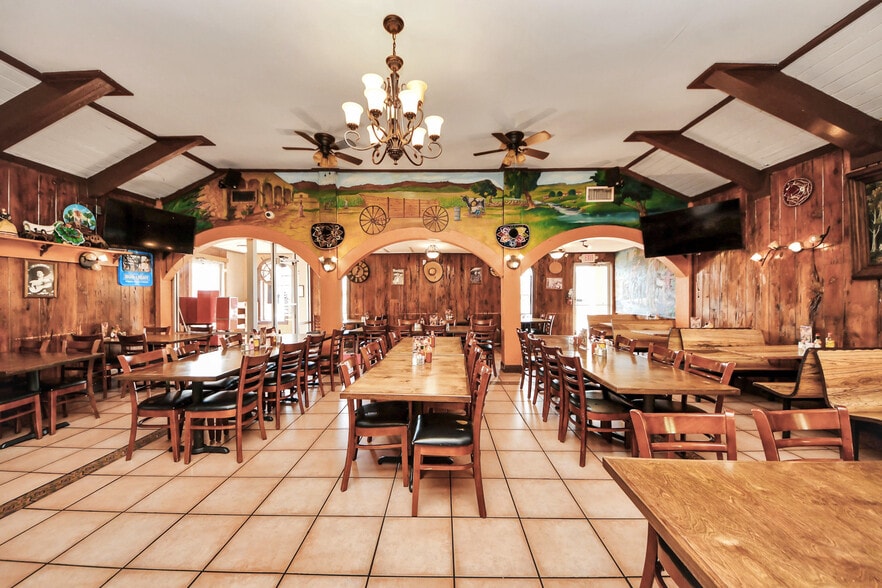 More Photos Of 7626 Clarewood Dr, Houston Restaurant For Sale