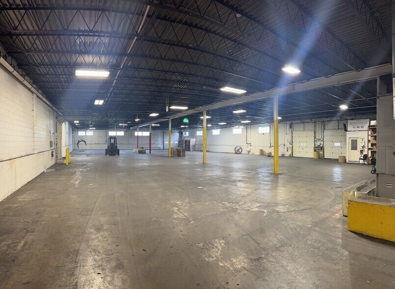 More Photos Of 55169 County Road 3, Elkhart Manufacturing For Lease