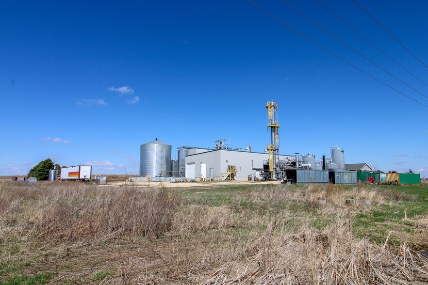 More Photos Of 5640 44th Ave S, Clinton Industrial For Sale