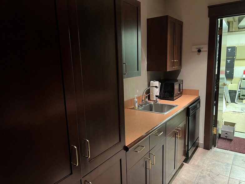 More Photos Of 25 S Division Ave, Grand Rapids Office For Sale