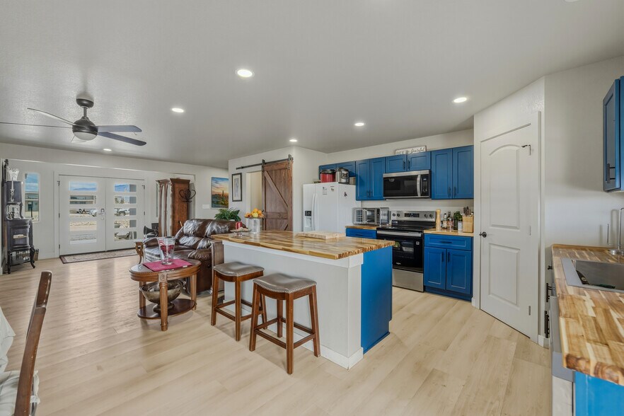 More Photos Of 921 W Leffner Dr, Pahrump Multifamily For Sale