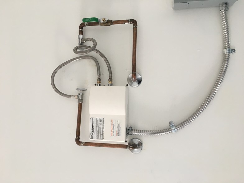 More Photos Of 9807-9808 NW 80th Ave, Hialeah Warehouse For Lease