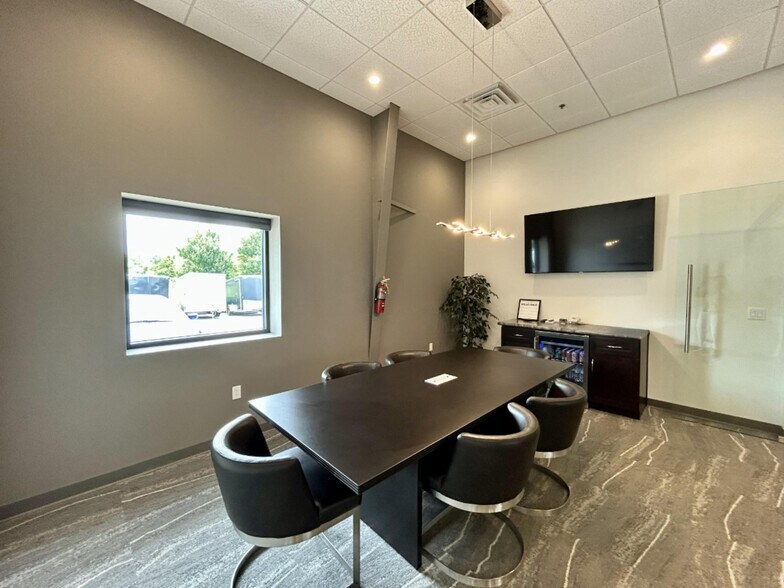 More Photos Of 101 SE 29th Ter, Lee's Summit Coworking Space