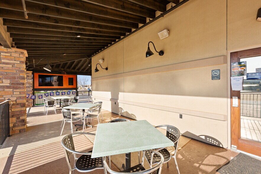 More Photos Of 2400 N Town Center Dr, Washington Restaurant For Sale