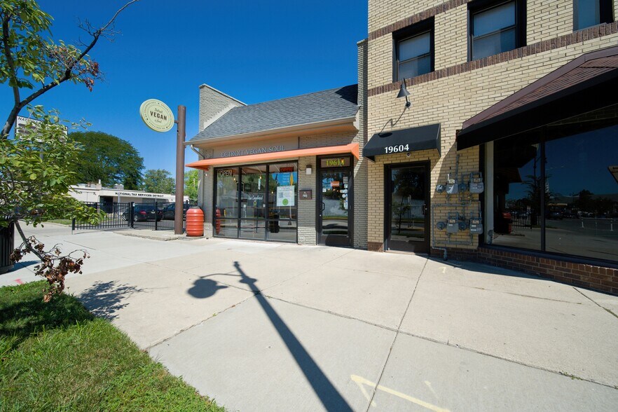 More Photos Of 19614 Grand River Ave, Detroit Storefront For Sale