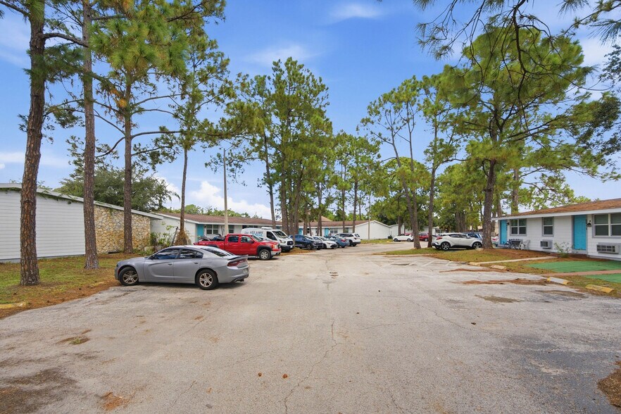 More Photos Of 5901 Bryce Ln, Tampa Apartments For Sale