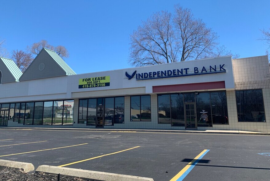 Primary Photo Of 1455-1465 S Reynolds Rd, Toledo Storefront Retail Office For Lease