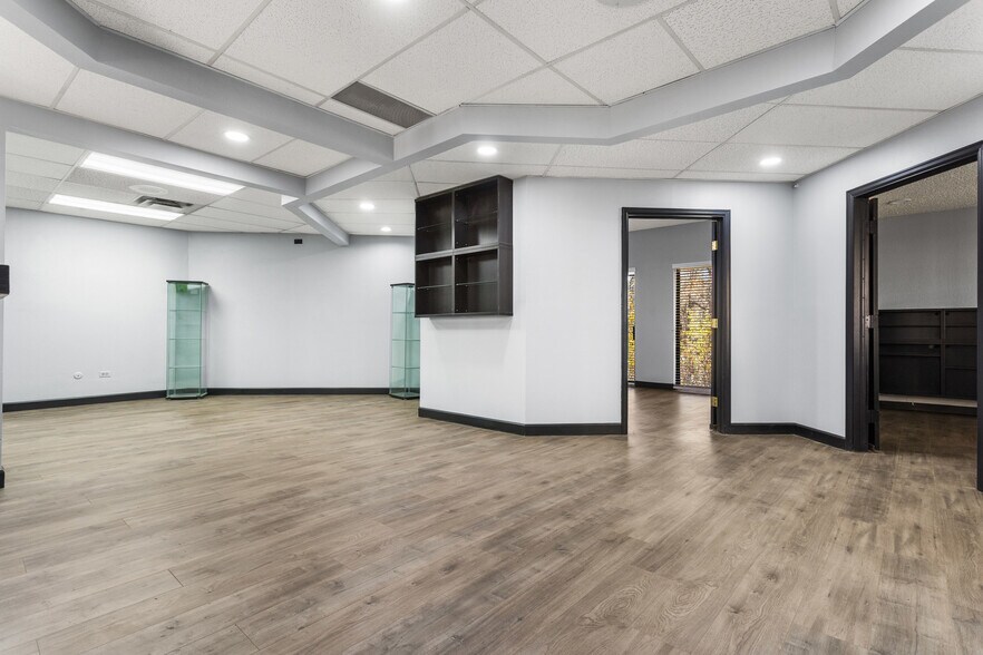 More Photos Of 1231 S Parker Rd, Denver Medical For Sale