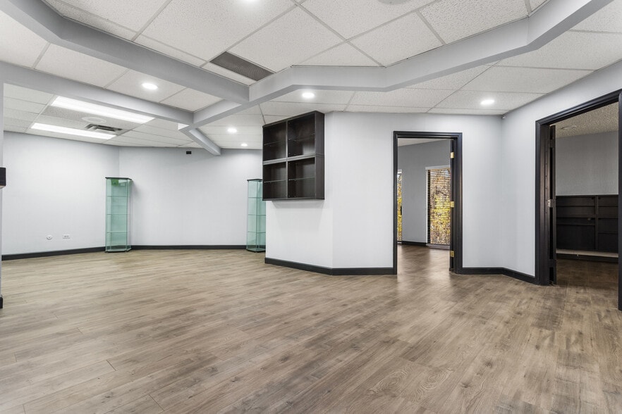 More Photos Of 1231 S Parker Rd, Denver Medical For Sale