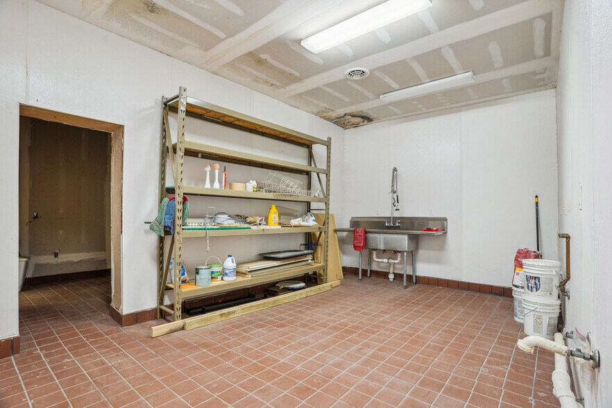 More Photos Of 121 N Main St, Mount Pleasant Restaurant For Sale