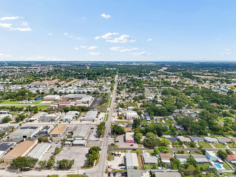 More Photos Of 4633 N 28th St, Saint Petersburg Warehouse For Sale