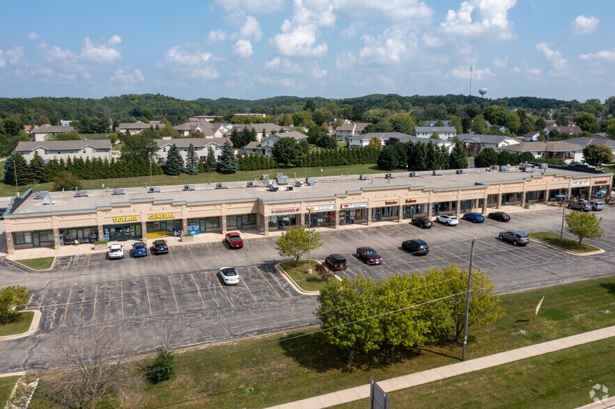 More Photos Of 1024-1060 E Commerce Blvd, Slinger Unknown For Lease