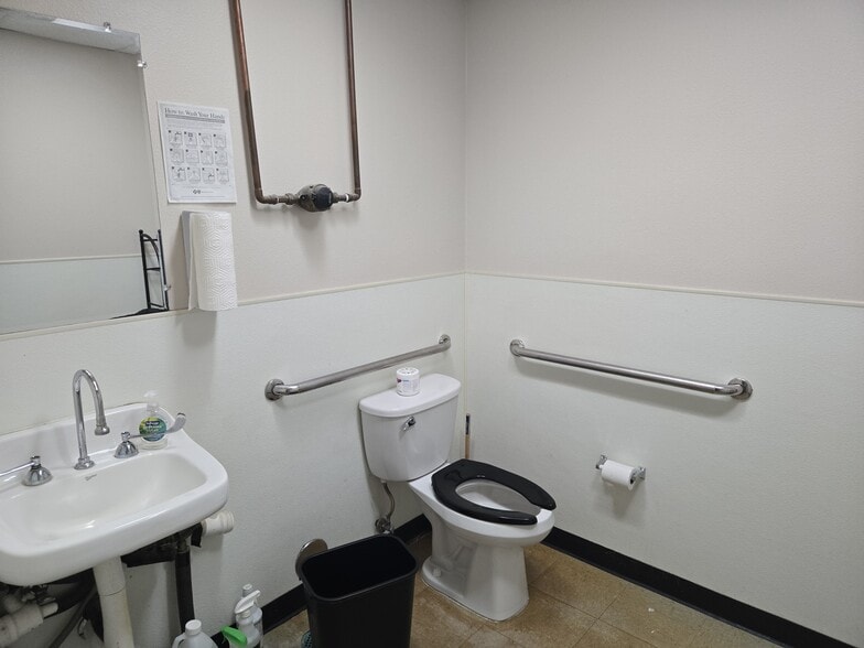 More Photos Of 6201 Denton Hwy, Haltom City Unknown For Lease