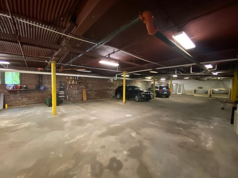 More Photos Of 31 S Main St, Concord General Retail For Sale