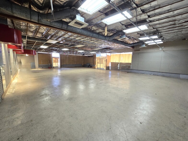 More Photos Of 5530 Lincoln Ave, Cypress Freestanding For Sale