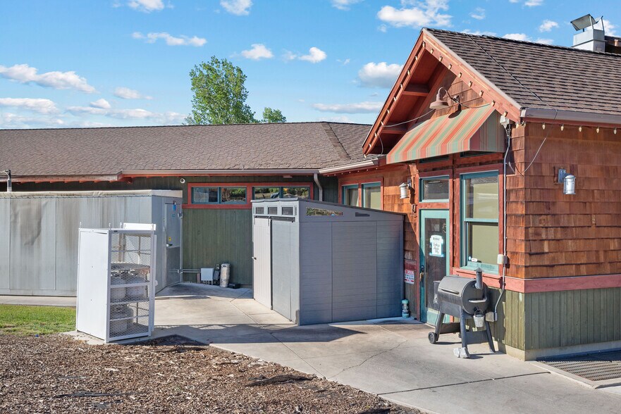 More Photos Of 14886 S Traverse Ridge Rd, Draper Restaurant For Sale