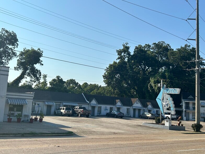 More Photos Of 4041 Washington St, Vicksburg Hotel For Sale