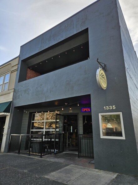 Primary Photo Of 1335 14th Ave, Longview General Retail For Sale