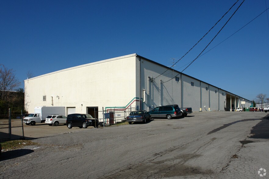 More Photos Of 2611-2615 Grandview Ave, Nashville Distribution For Lease