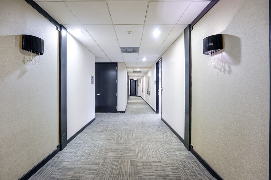 More Photos Of 399 NW 2nd Ave, Boca Raton Office For Lease