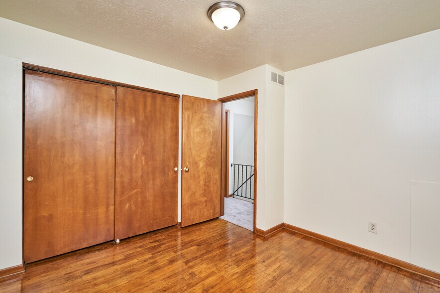 More Photos Of 926 Russell Ave, Akron Apartments For Sale