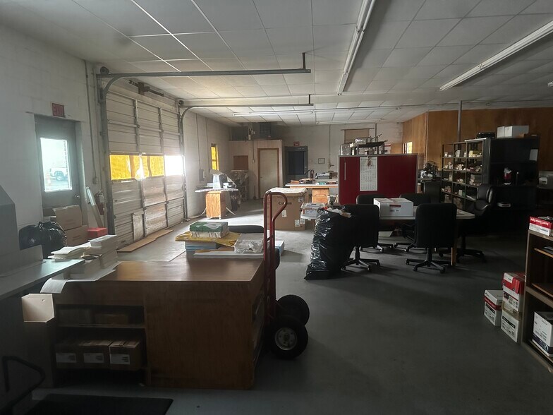 More Photos Of 852 W 5th St, Washington Storefront Retail Office For Sale