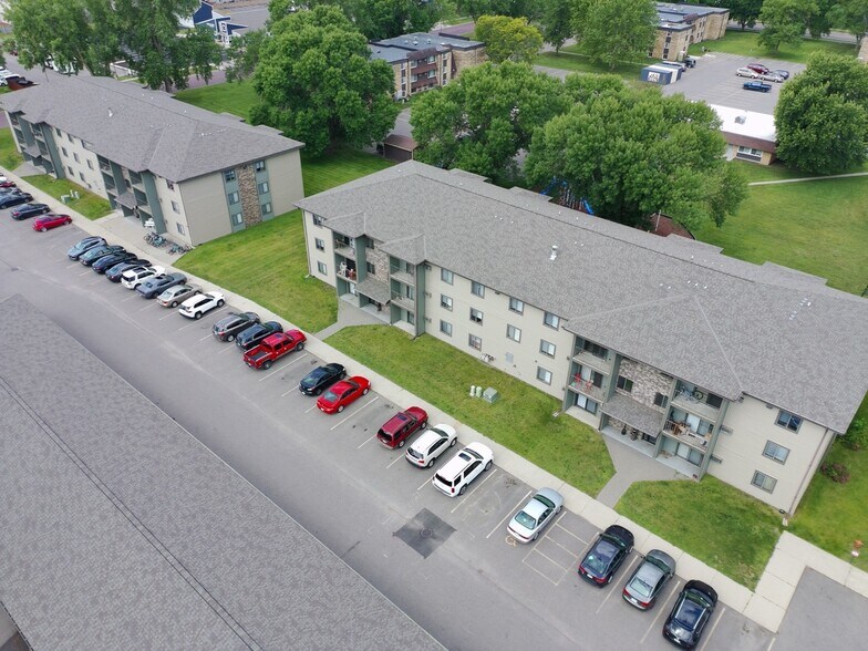More Photos Of 160-180 Homestead Rd, Mankato Apartments For Sale