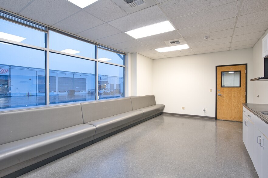 More Photos Of 7817 S 210th St, Kent Unknown For Lease