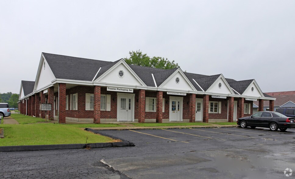 More Photos Of 419 Main St, Grafton Office For Lease