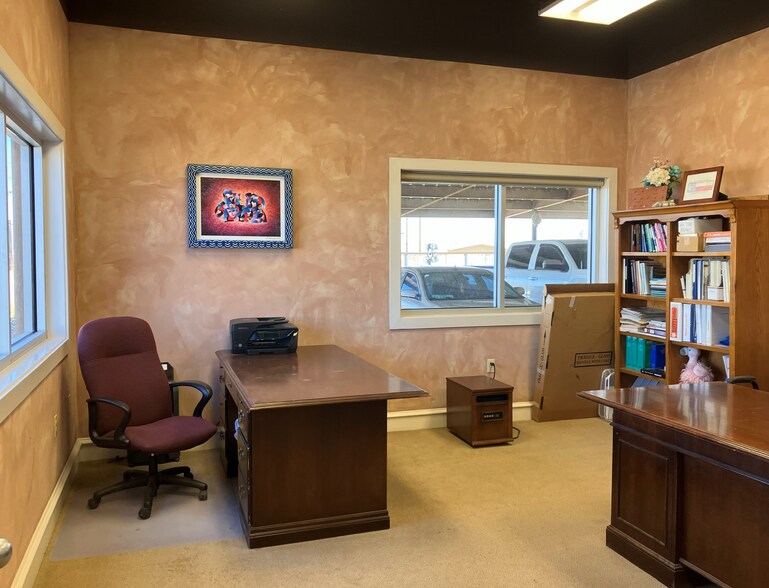 More Photos Of 2200 Garden Ln, Midland Warehouse For Sale