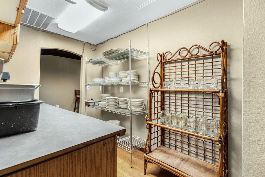 More Photos Of 2079 State Road Y, Linn Creek Restaurant For Sale