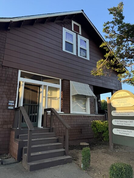 Primary Photo Of 1209-1211 College Ave, Santa Rosa Medical For Lease