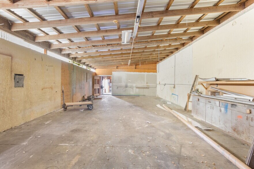More Photos Of 300 N Dixie Ave, Fruitland Park Self Storage For Sale