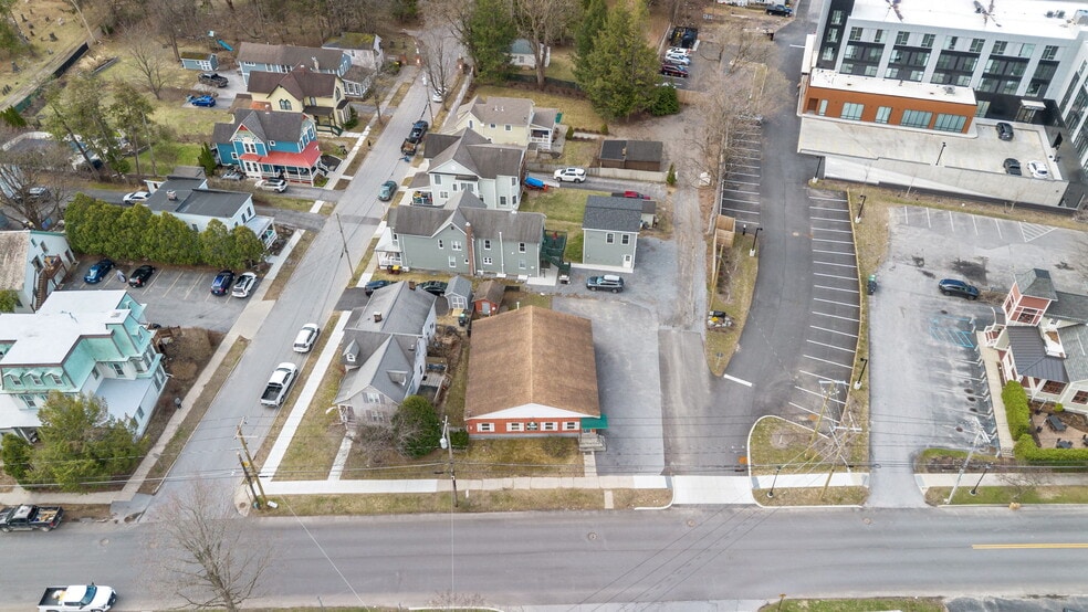 More Photos Of 48 Lincoln Ave, Saratoga Springs Freestanding For Sale