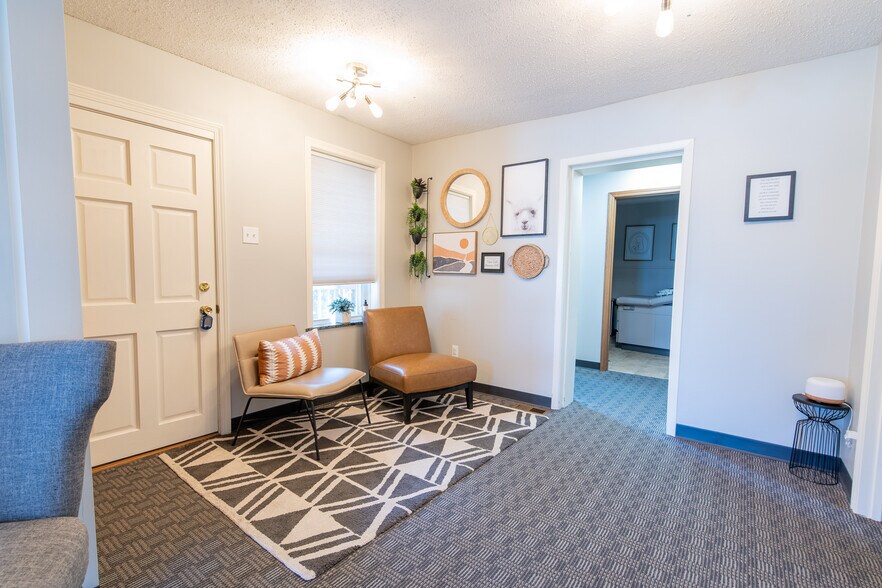 More Photos Of 4150 Crescent Dr, Saint Louis Office For Sale