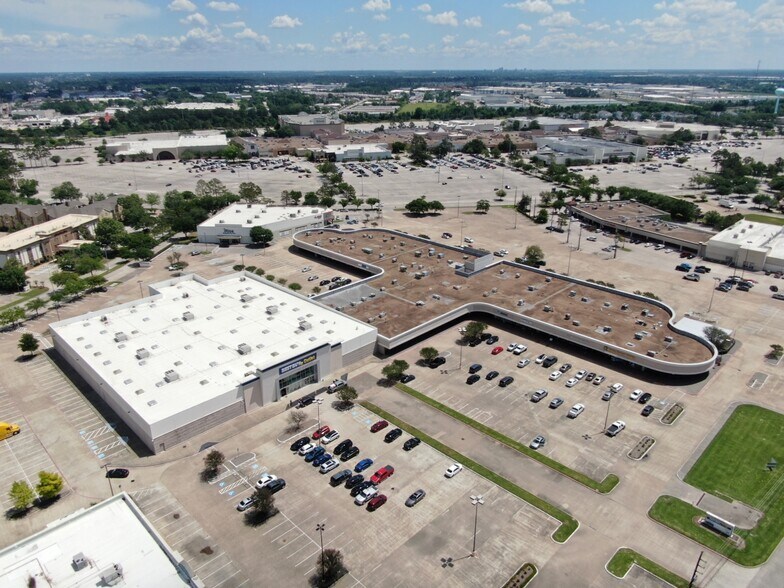 More Photos Of 17776 State Highway 249, Houston Freestanding For Sale