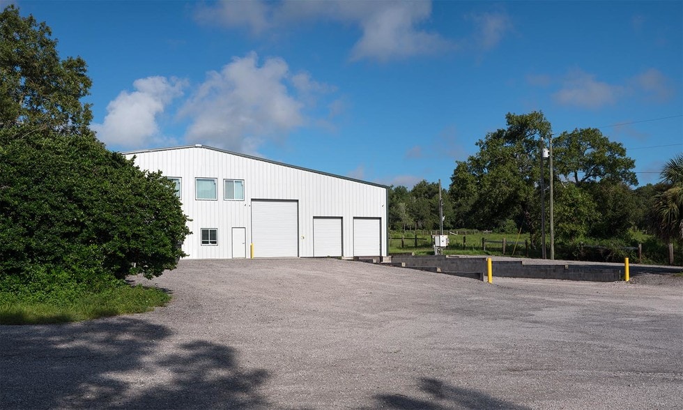 More Photos Of 5454 Foliage Way, Apopka Warehouse For Lease