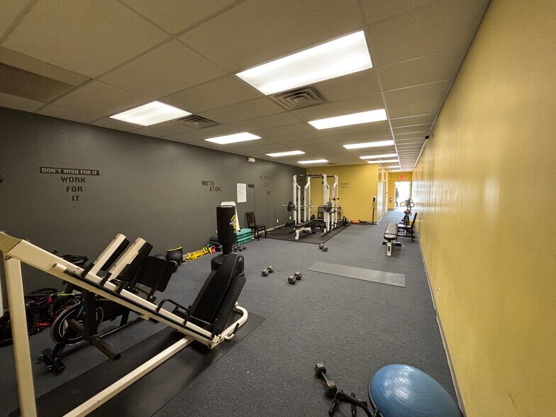 More Photos Of 5867-5873 Mayfield Rd, Mayfield Heights Storefront Retail Office For Lease