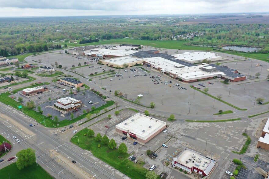 More Photos Of 1146 Hickory Point Mall, Forsyth Unknown For Lease