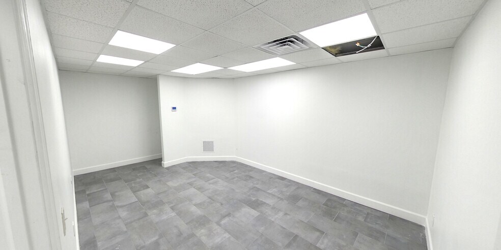 More Photos Of 5218 Jammes Rd, Jacksonville Medical For Lease