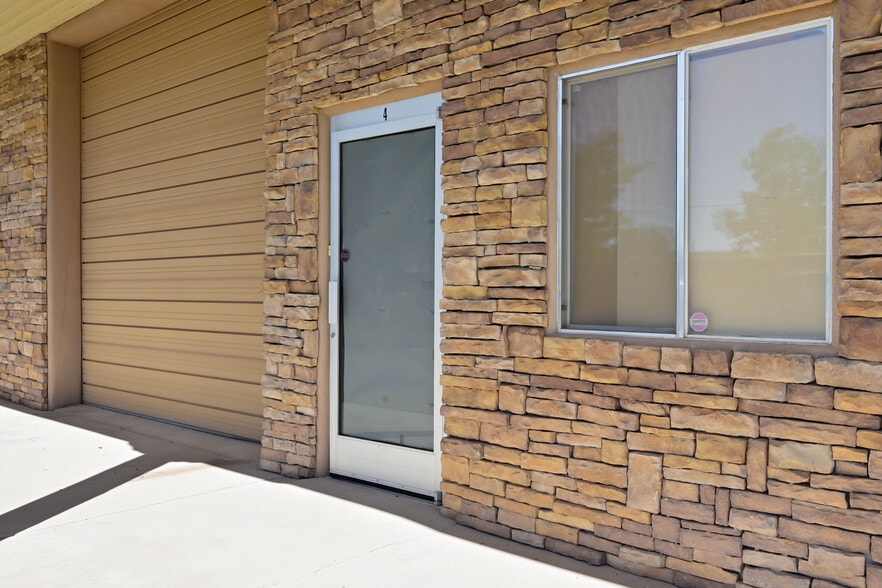 More Photos Of 11 Plaza La Prensa Rd, Santa Fe Warehouse For Sale