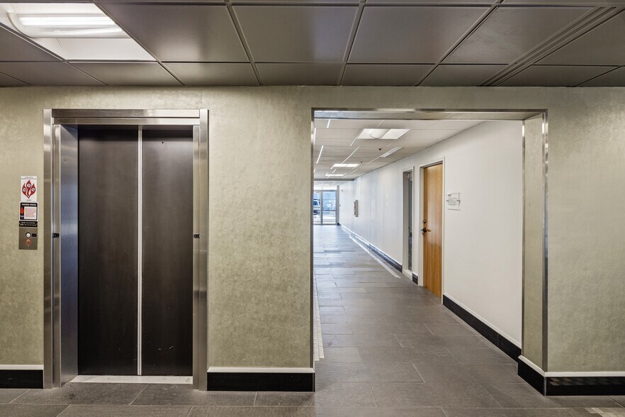 More Photos Of 670 W Fireweed Ln, Anchorage Office For Lease