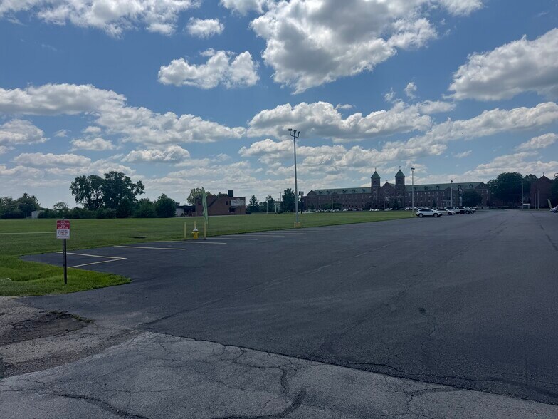 More Photos Of 4805-4825 Salem Ave, Dayton Unknown For Lease