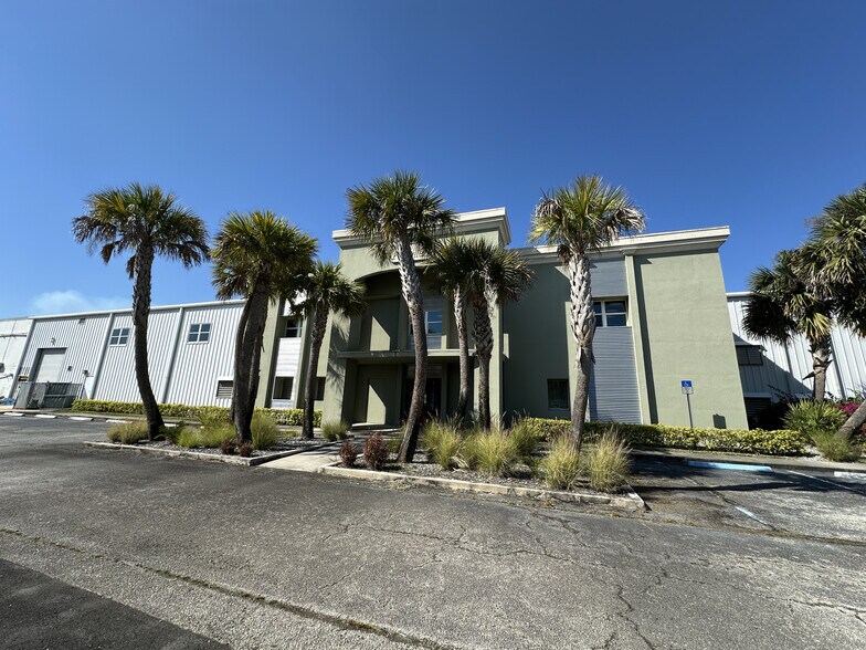More Photos Of 625 66th Ave SW, Vero Beach Manufacturing For Sale