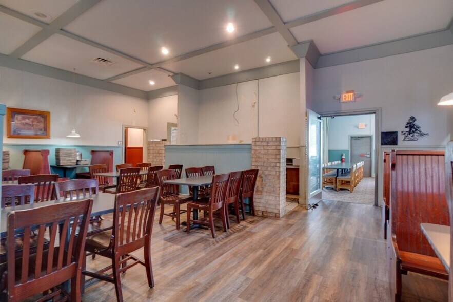 More Photos Of 2103 N Broadway, Poteau General Retail For Sale