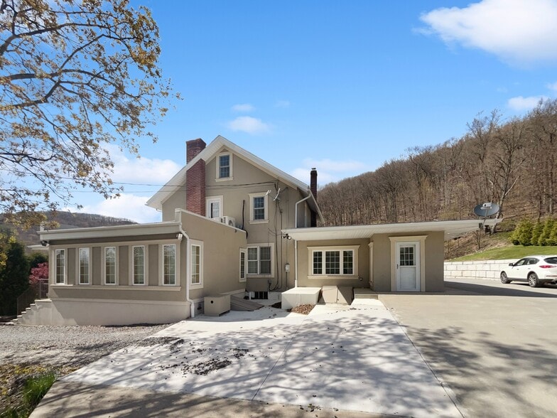 Primary Photo Of 794 Claremont Ave, Tamaqua General Retail For Sale